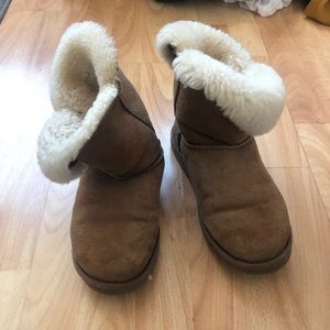 Size 8 Ugg’s!